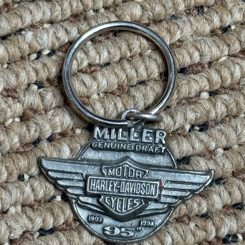 1998 Harley-Davidson and Miller Genuine Draft Beer 95th Anniversary Keychain - Picture 1 of 3